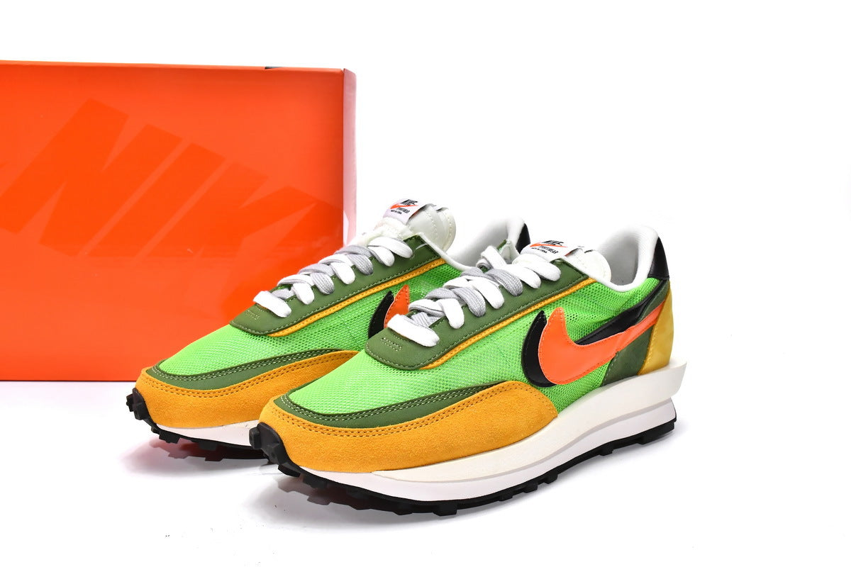 Reps Sneakers Sacai x Nike LDV Waffle Green Gusto BV0073-300