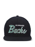 Mitchell & Ness Milwaukee Bucks Team Script 2.0 baseball cap