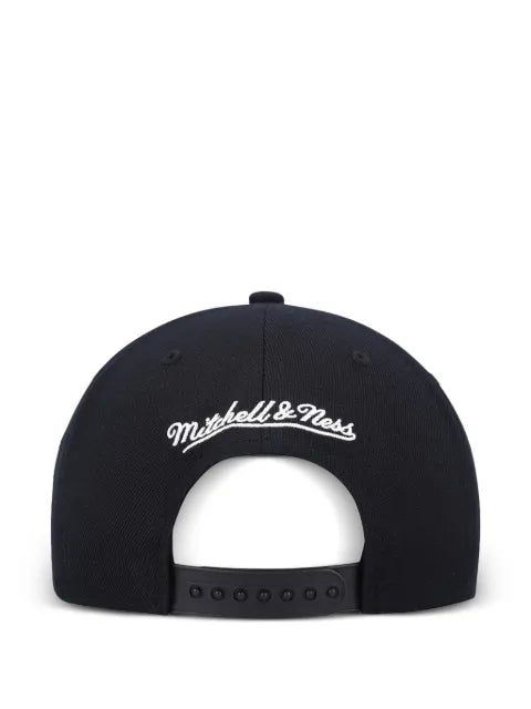 Mitchell & Ness Milwaukee Bucks Team Script 2.0 baseball cap