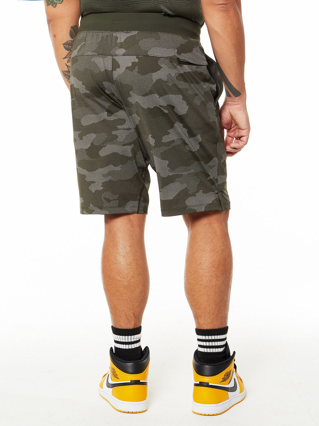 T.H.E. Short 9in Lined Camo