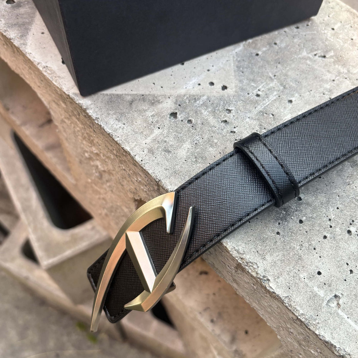 Diesel B-1DR Oval D Logo Leather Belt Futuristic Metal Buckle