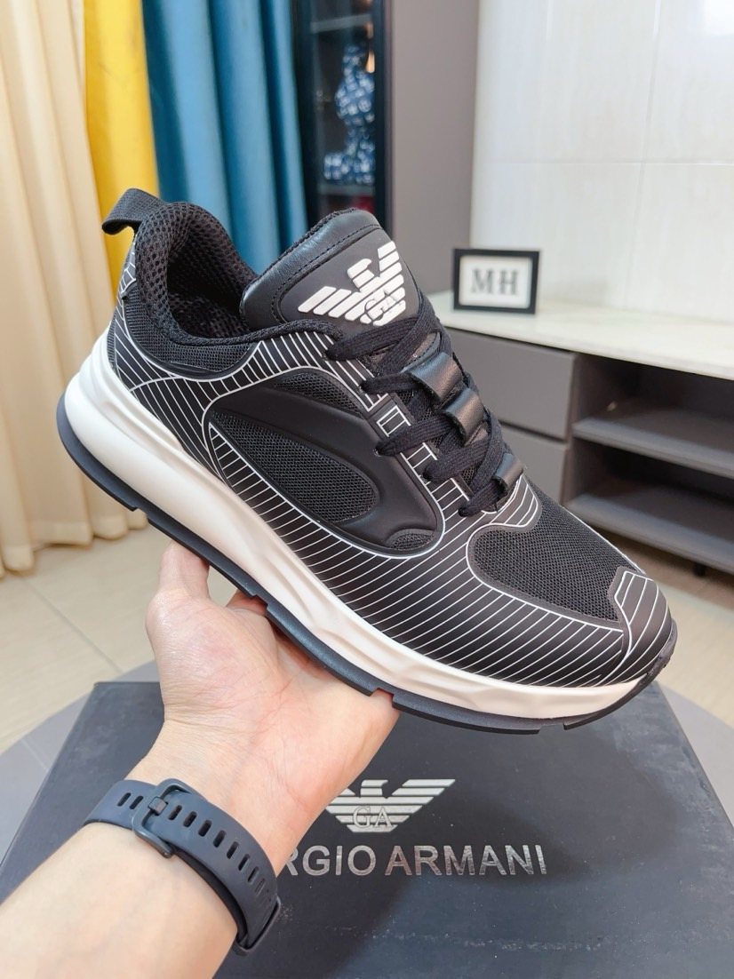 Giorgio Armani Textured Low-Top Sneakers