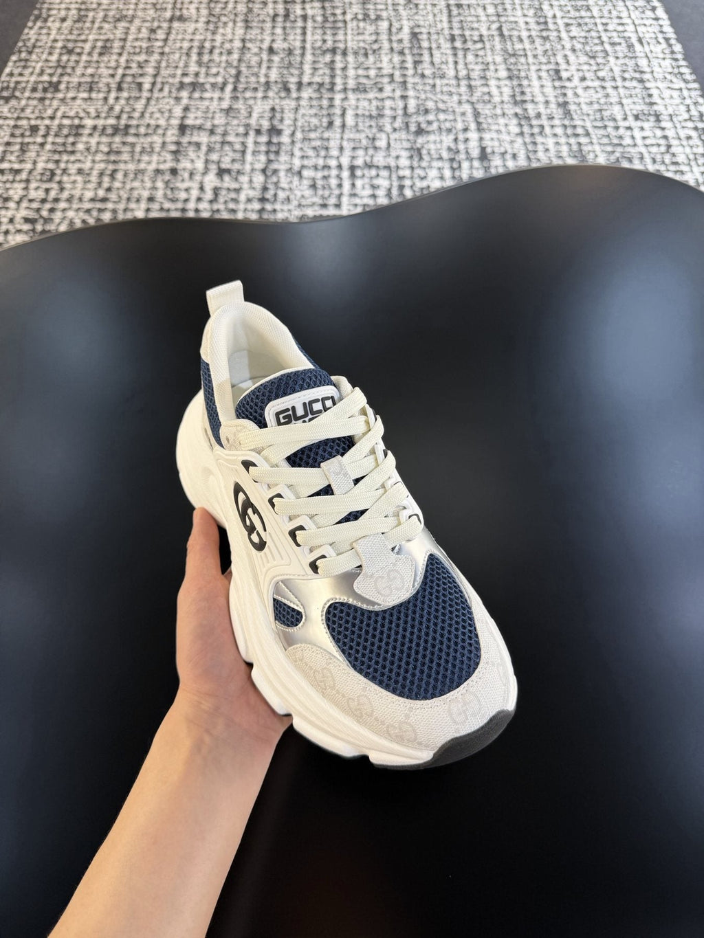 Gucci GG Logo Low-Top Sneakers