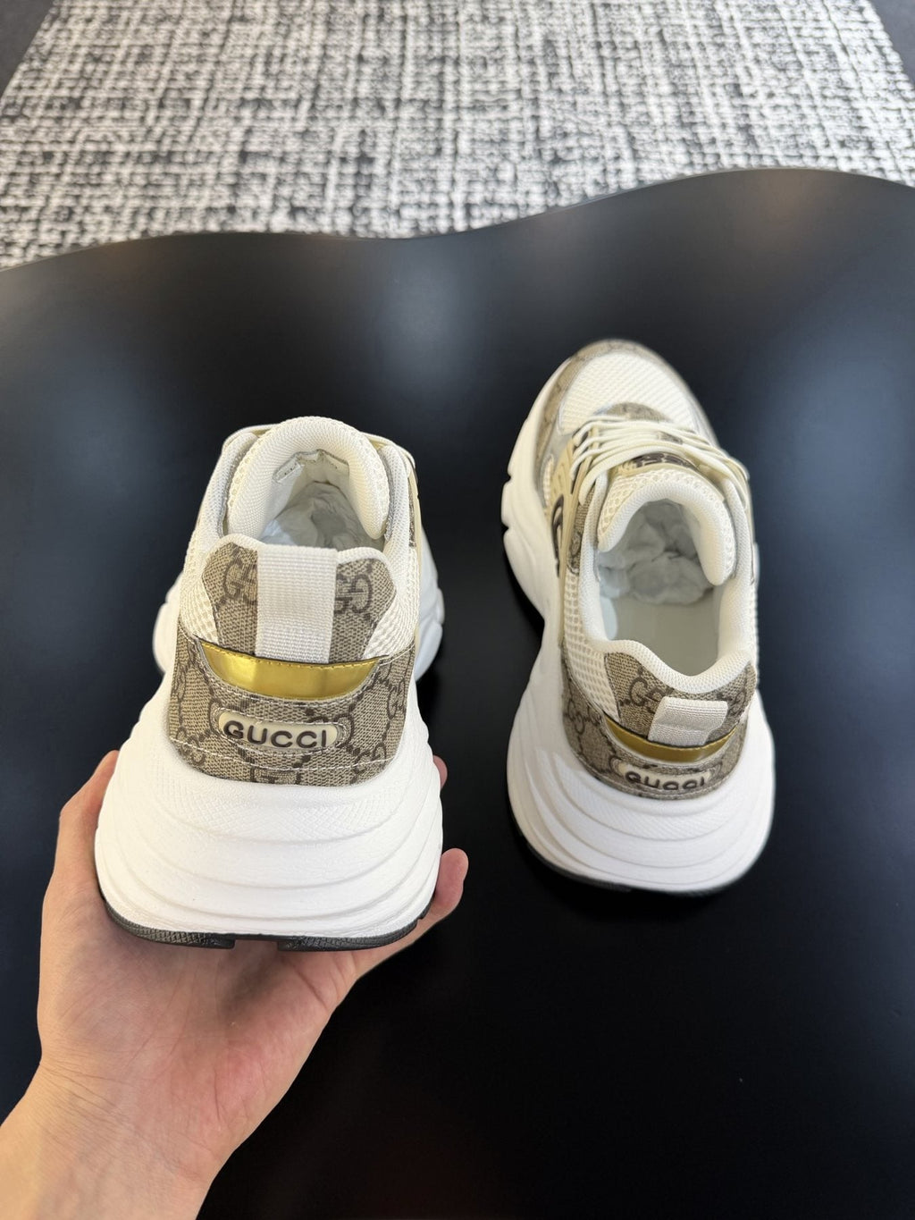 Gucci GG Logo Low-Top Sneakers