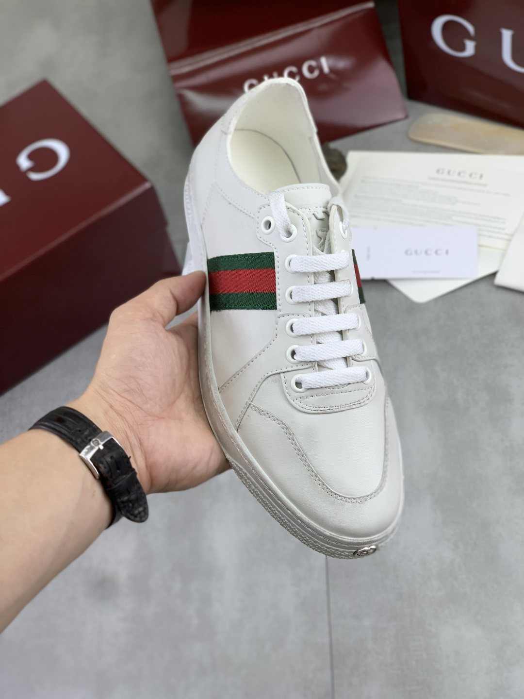 Gucci Low-Top Sneakers with Green and Red Side Stripes