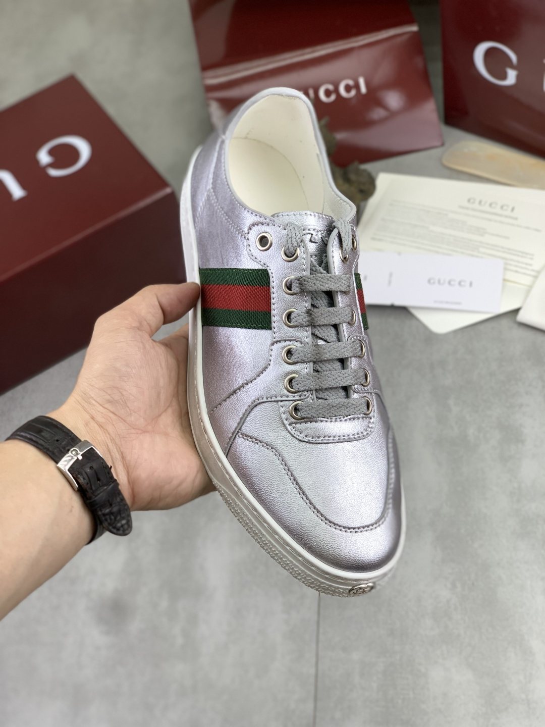Gucci Low-Top Sneakers with Green and Red Side Stripes